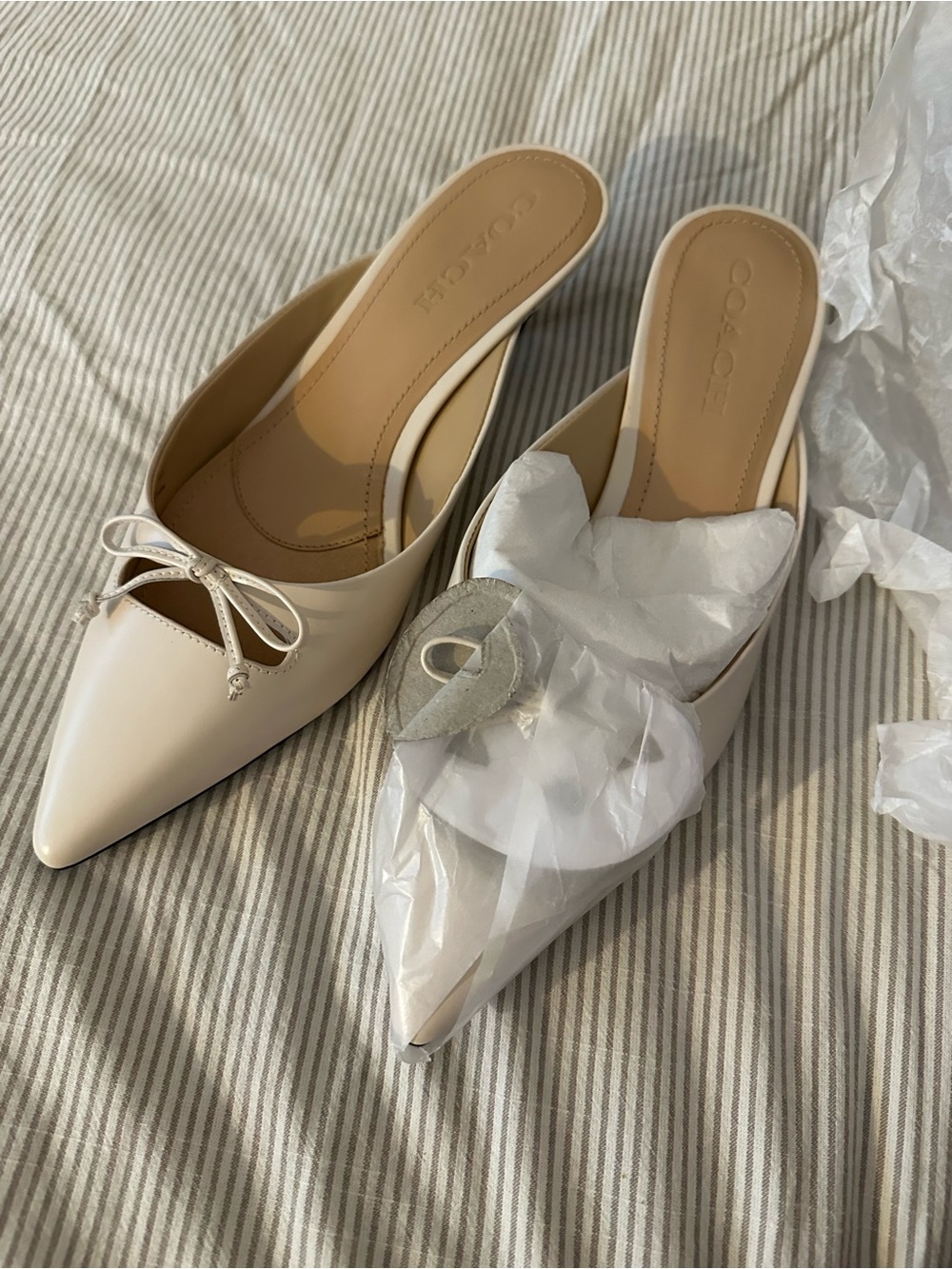 Coach Pointed Bow Slip-On Mule in Ivory - Picture 5 of 5